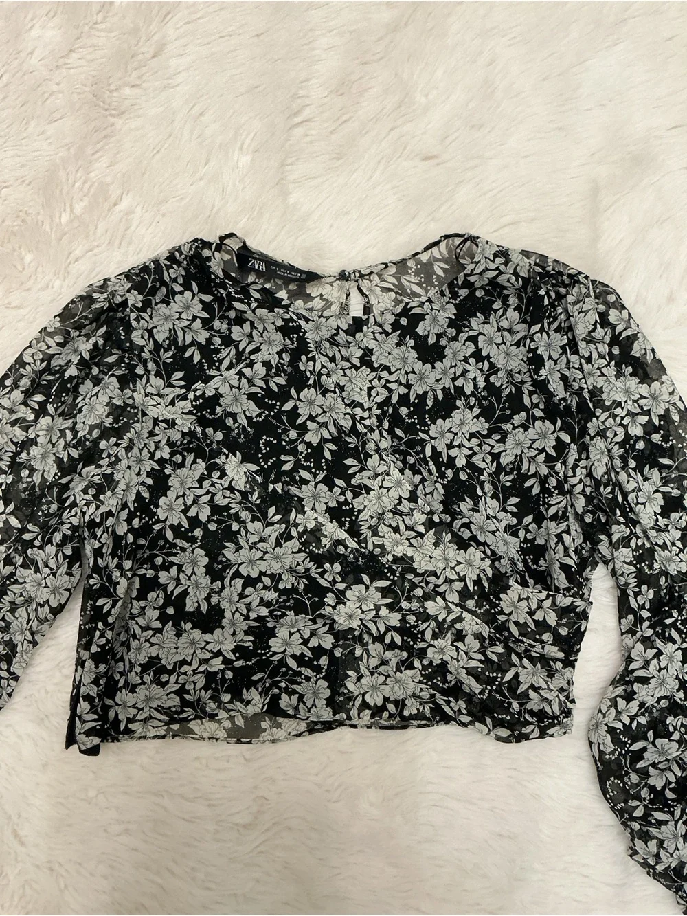 Zara-  Black and White Floral Sheer Long-Sleeve Crop Top - Picture 4 of 9